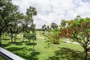 3960 Oaks Clubhouse Dr, Pompano Beach, FL 33069 - Photo 11