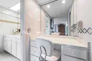 3960 Oaks Clubhouse Dr, Pompano Beach, FL 33069 - Photo 21