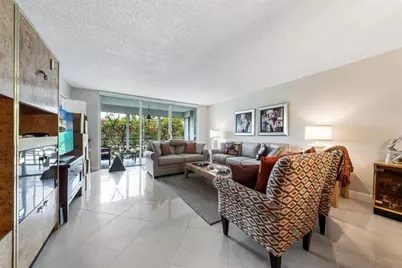 3960 Oaks Clubhouse Drive #312, Pompano Beach, FL 33069 - Photo 5