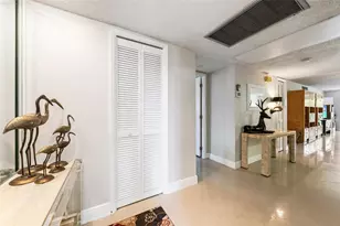 3960 Oaks Clubhouse Dr, Pompano Beach, FL 33069 - Photo 3