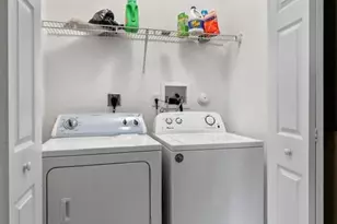 10012 NW 7th St, Miami, FL 33172 - Photo 21