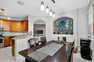 10012 NW 7th St, Miami, FL 33172 - Photo 9