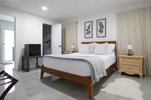 329 SE 47th, Cape Coral, FL 33904 - Photo 9