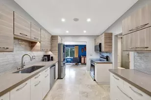 201 NE 28th Ct, Wilton Manors, FL 33334 - Photo 13