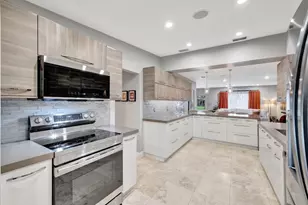 201 NE 28th Ct, Wilton Manors, FL 33334 - Photo 17