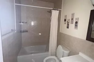 2220 NE 68th St, Fort Lauderdale, FL 33308 - Photo 9