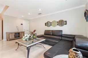 8235 NW 164th St, Hialeah, FL 33016 - Photo 29