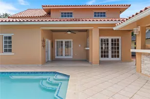 8235 NW 164th St, Hialeah, FL 33016 - Photo 39