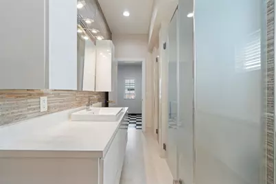 8235 NW 164th Street, Hialeah, FL 33016 - Photo 17