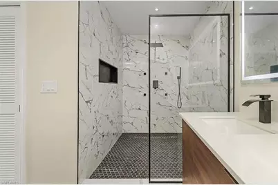 813 SW 52nd Street, Cape Coral, FL 33914 - Photo 15