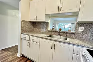 5103 NW 35th St, Lauderdale Lakes, FL 33319 - Photo 11