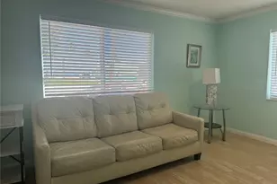 323 Monroe St, Hollywood, FL 33019 - Photo 3