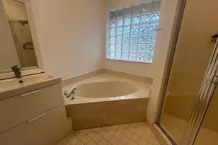 16360 Malibu Dr, Weston, FL 33326 - Photo 15