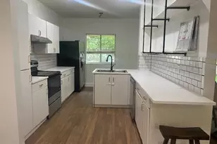 16360 Malibu Dr, Weston, FL 33326 - Photo 5