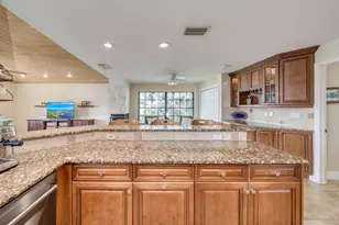 12422 Classic Dr, Coral Springs, FL 33071 - Photo 11