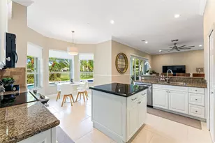 2527 Montclaire Cir, Weston, FL 33327 - Photo 11