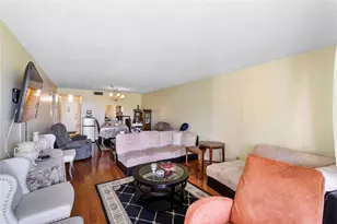 3241 Holiday Springs Blvd, Margate, FL 33063 - Photo 7