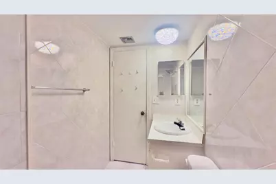 9340 Lagoon Place #403, Davie, FL 33324 - Photo 17