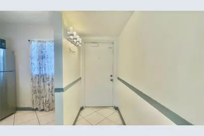 9340 Lagoon Place #403, Davie, FL 33324 - Photo 5