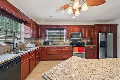 667 W Melrose Circle, Fort Lauderdale, FL 33312 - Photo 3