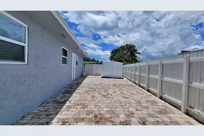 266 NE 42nd Street, Pompano Beach, FL 33064 - Photo 23