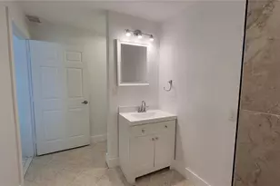 266 NE 42nd St, Deerfield Beach, FL 33064 - Photo 21