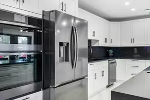 2051 NW 93rd Ln, Sunrise, FL 33322 - Photo 25