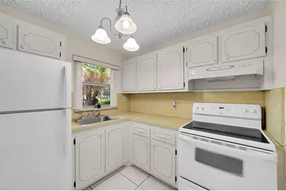 9460 Sunrise Lakes Boulevard #106, Sunrise, FL 33322 - Photo 25