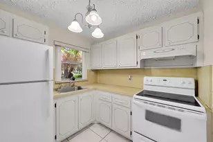 9460 Sunrise Lakes Blvd, Sunrise, FL 33322 - Photo 25