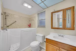 9460 Sunrise Lakes Blvd, Sunrise, FL 33322 - Photo 31