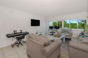 100 Lakeview Dr, Weston, FL 33326 - Photo 3