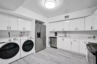 2800 N 46th Avenue #A404, Hollywood, FL 33021 - Photo 17