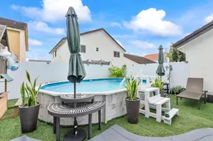 18811 NW 80th Ave, Hialeah, FL 33015 - Photo 43