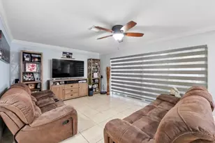 18811 NW 80th Ave, Hialeah, FL 33015 - Photo 31