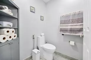 18811 NW 80th Ave, Hialeah, FL 33015 - Photo 61