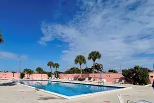 1200 Colonnades Dr, Fort Pierce, FL 34949 - Photo 3