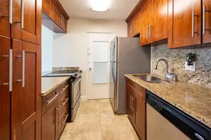 2555 NE 11th St, Fort Lauderdale, FL 33304 - Photo 5