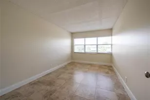 2555 NE 11th St, Fort Lauderdale, FL 33304 - Photo 11