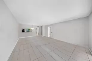 2202 S Cypress Bend Dr, Pompano Beach, FL 33069 - Photo 7