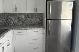 9460 Fontainebleau Blvd, Miami, FL 33172 - Photo 3