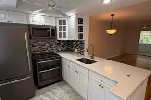 2141 NE 1st Ct, Boynton Beach, FL 33435 - Photo 1