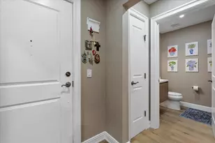 16135 Emerald Estates Dr, Weston, FL 33331 - Photo 27