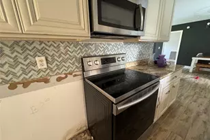 6101 Balsam Dr, Fort Pierce, FL 34982 - Photo 11