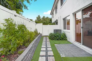 737 SE 1st Ct, Pompano Beach, FL 33060 - Photo 15