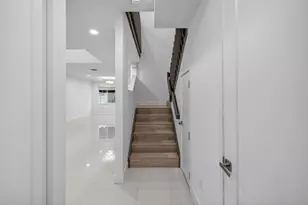 737 SE 1st Ct, Pompano Beach, FL 33060 - Photo 21