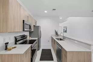 737 SE 1st Ct, Pompano Beach, FL 33060 - Photo 9