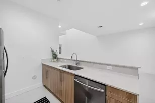 737 SE 1st Ct, Pompano Beach, FL 33060 - Photo 9