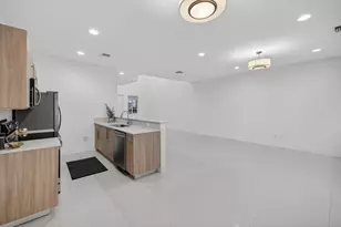 737 SE 1st Ct, Pompano Beach, FL 33060 - Photo 11