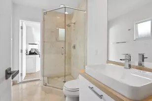 40 Isla Bahia Dr, Fort Lauderdale, FL 33316 - Photo 23