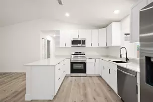 461 SW Meadow Terrace, Port Saint Lucie, FL 34984 - Photo 3